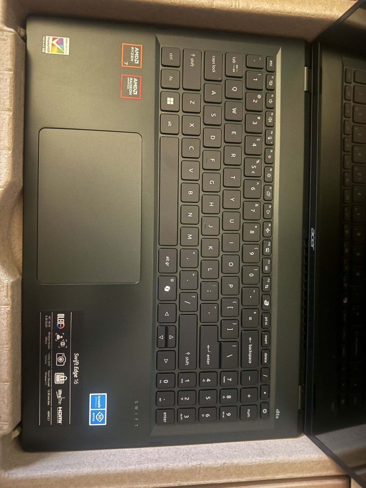 (Acer Swift Edge 16) 16″ AMD Ryzen 7 8840U 16GB RAM 1TB SSD (Read Description)