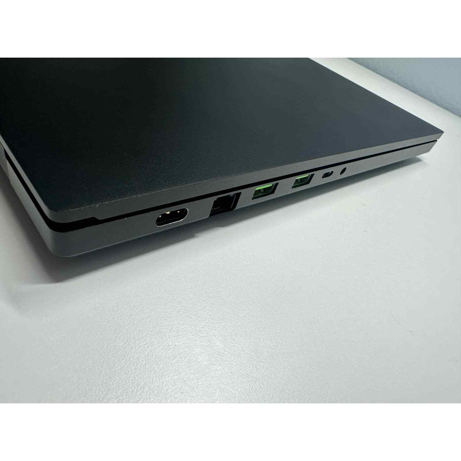 Razer Blade 17 (2019) 2080 Super, 4K Touch Glossy, i7-10875H, 16GB/1TB
