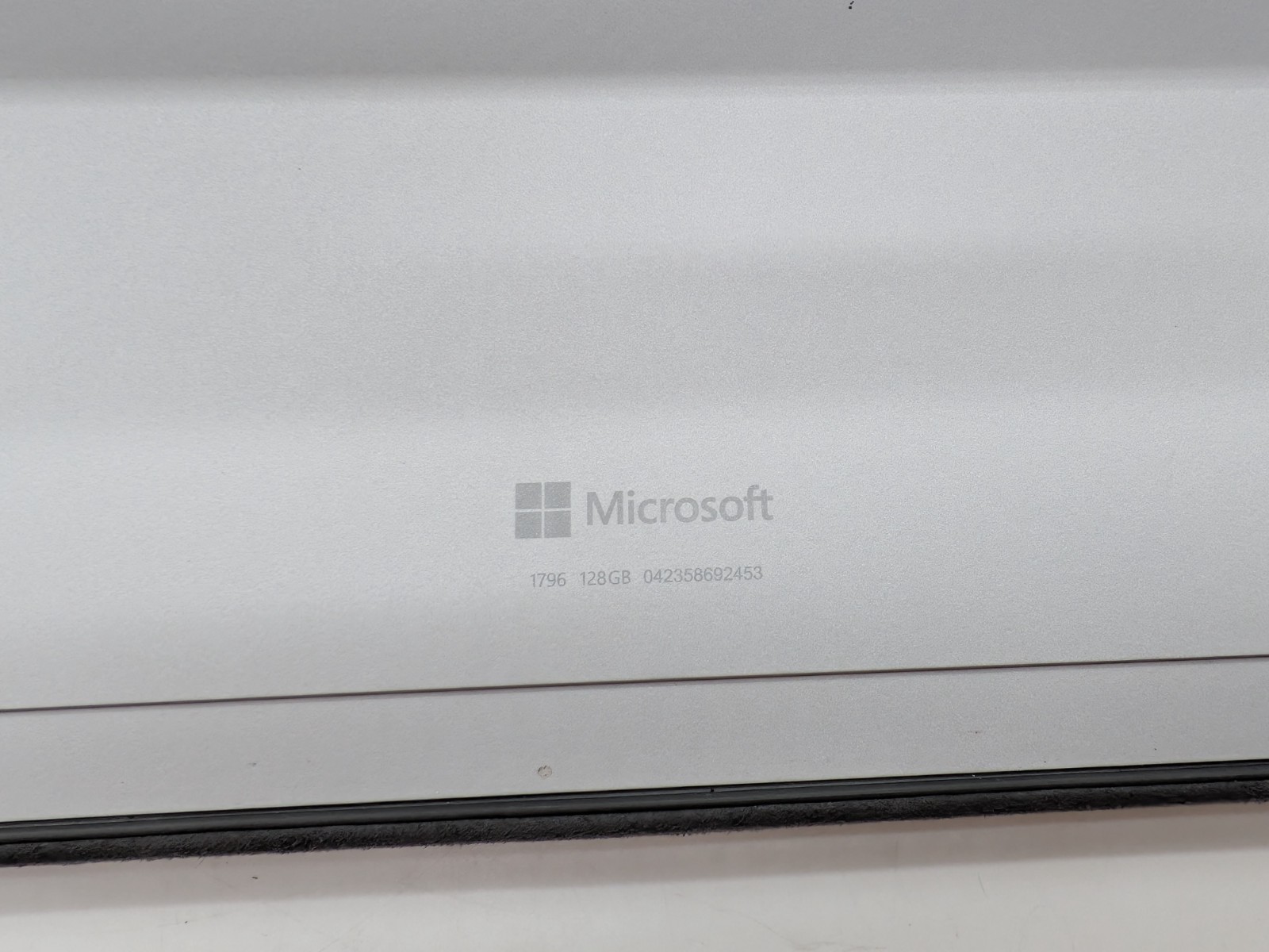 Microsoft Surface Pro 1796 5th Gen Intel 2 Core m3-7Y30 4GB RAM 128GB SSD WIN10P
