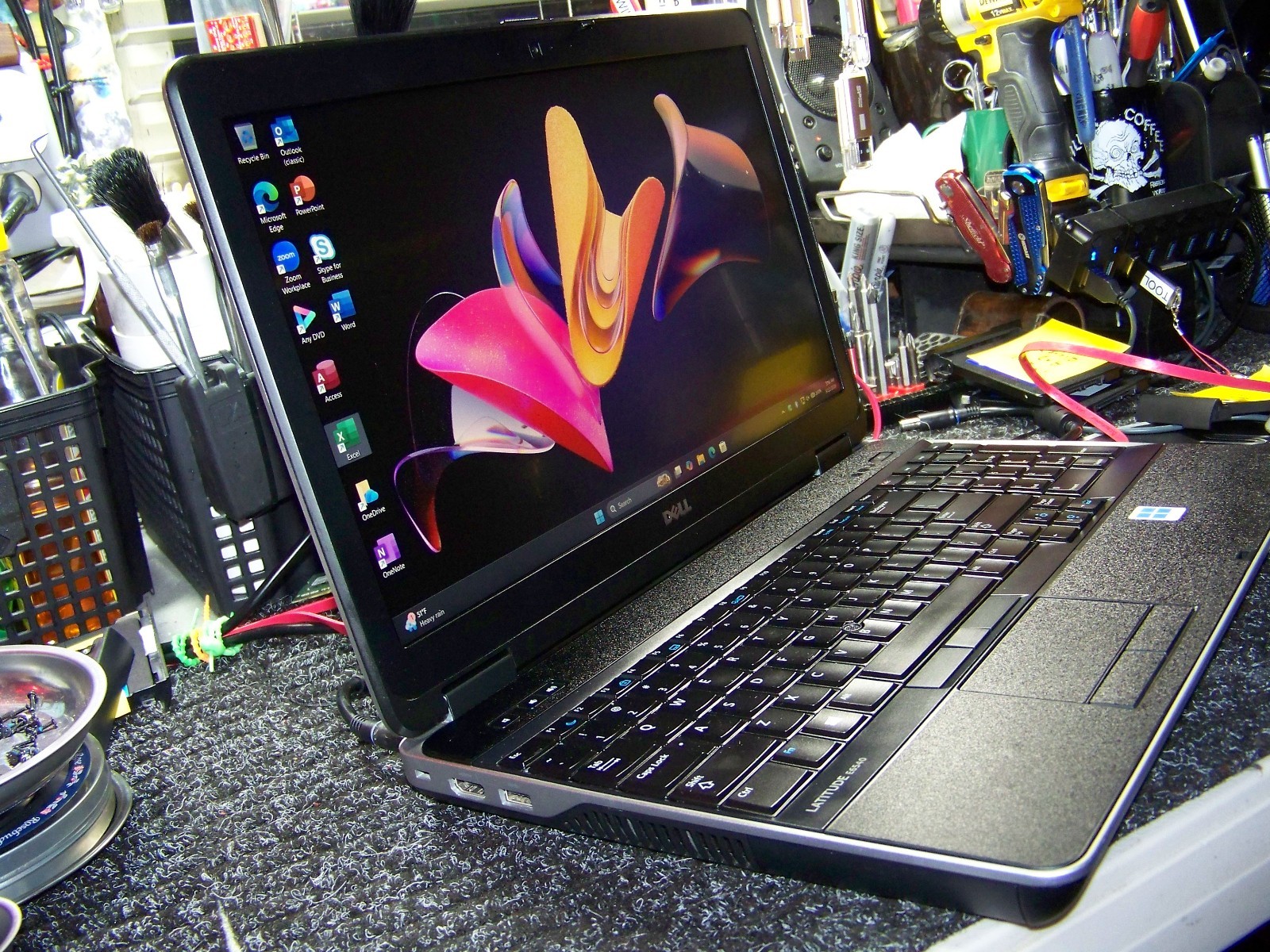 Dell E6540_Windows 11💥New250 SSD💻i7 QUAD/AMD💻BACKLIT_DVD+Webcam💻Office 2024