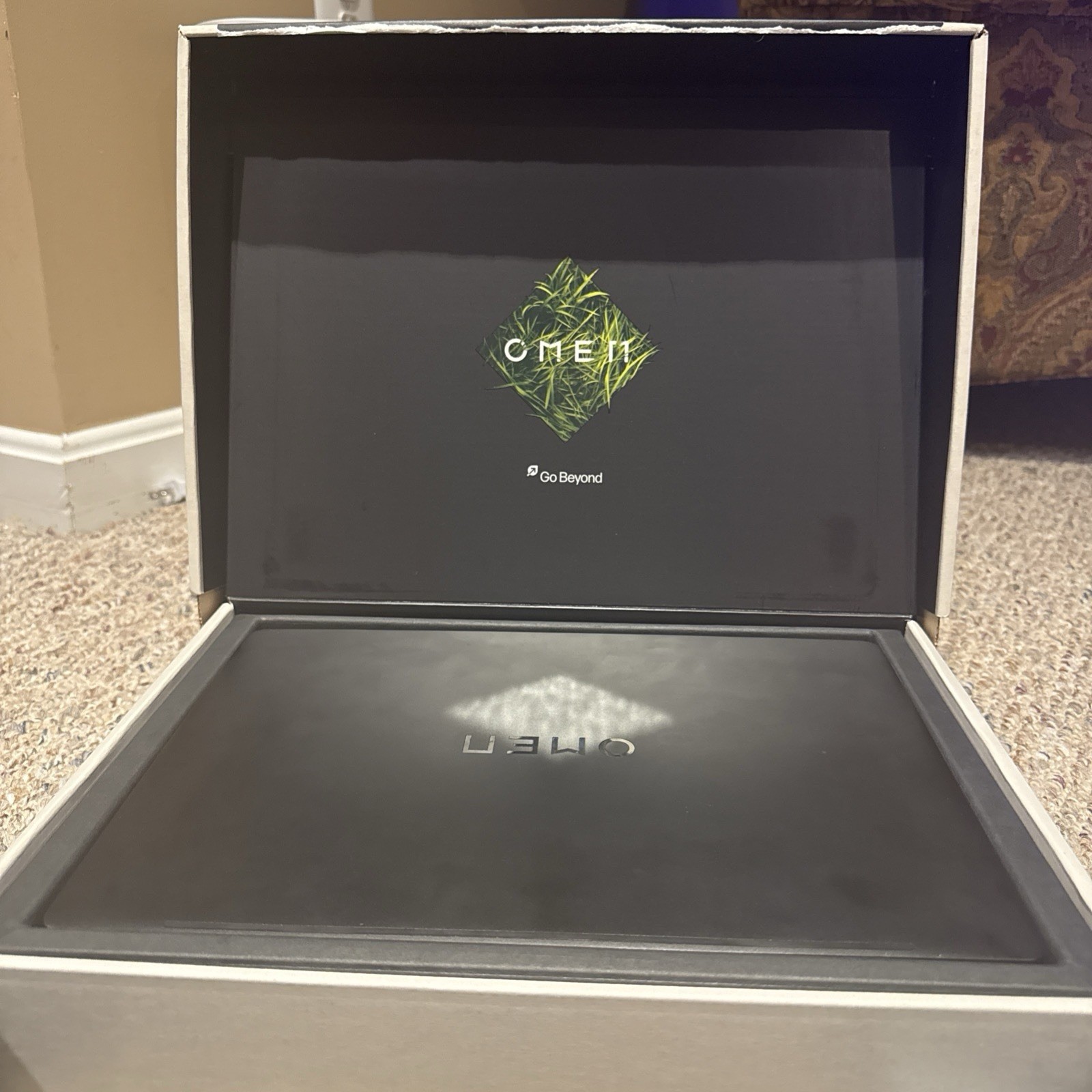 HP OMEN Transcend 14″ 120Hz, RTX 4060, 3k OLED DISPLAY W/ Monitor and Keyboard