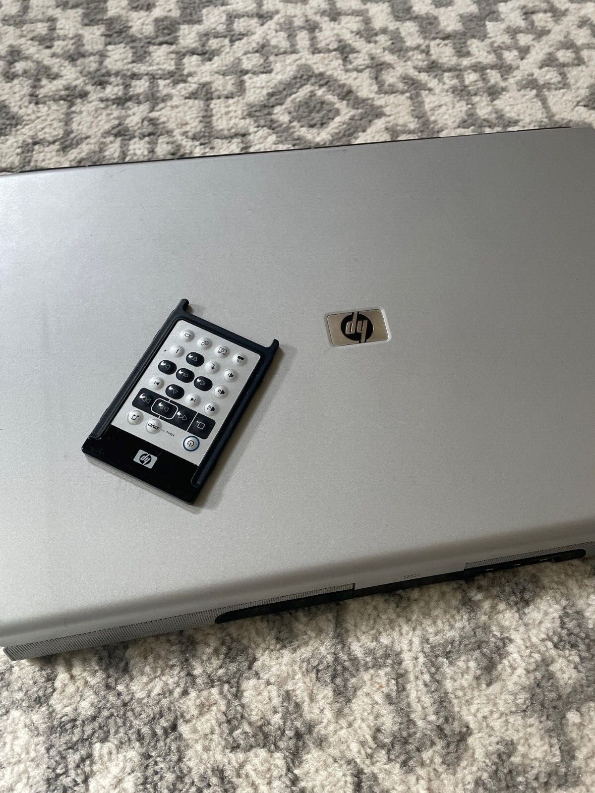HP Pavillion DV1000 Pentium M 1.7GHz 400MB RAM NO Charger, No HDD, UNTESTED