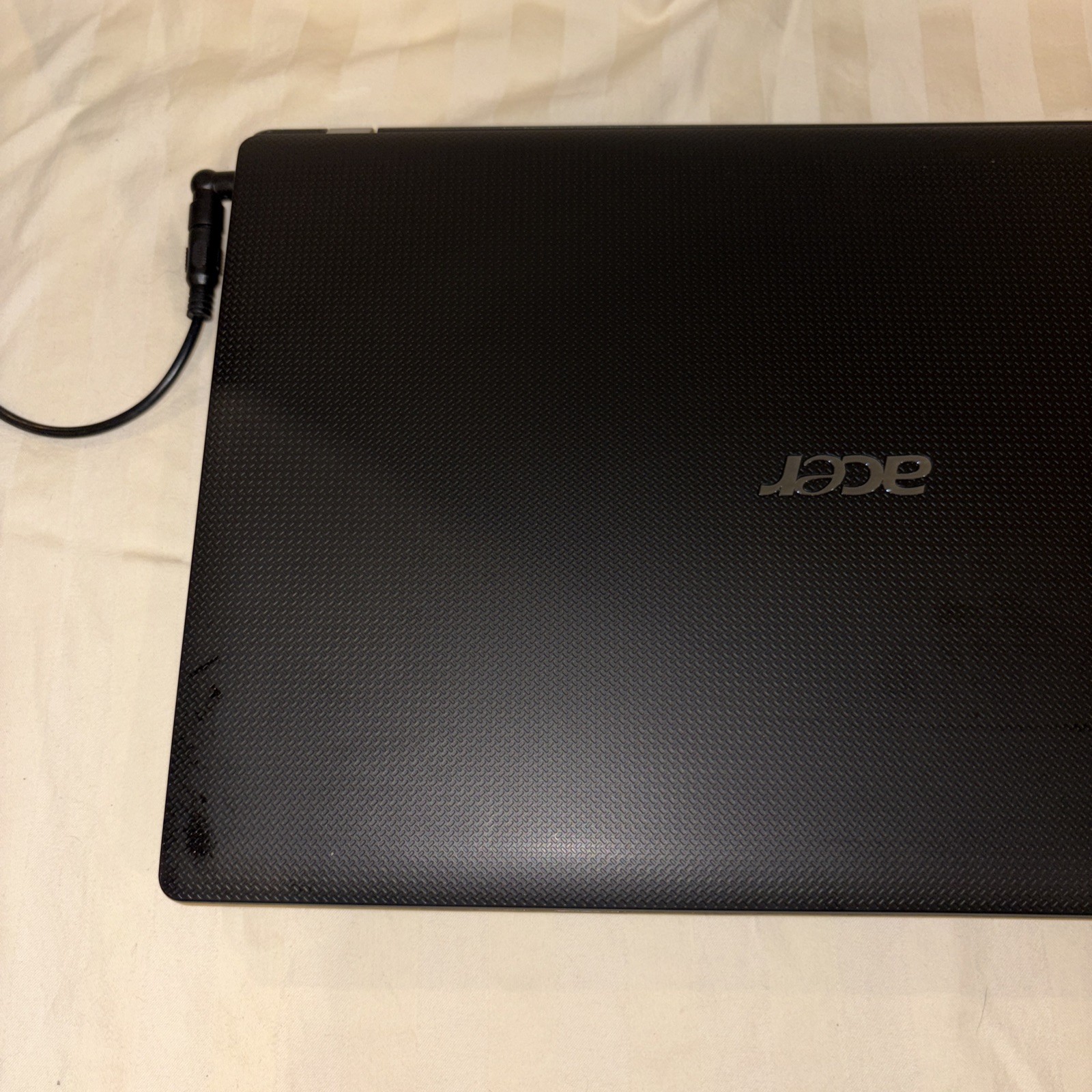 Acer Aspire 5742-6475 15.6″ Notebook – i3-m380 2.53 Ghz, 4 GB, 250 GB