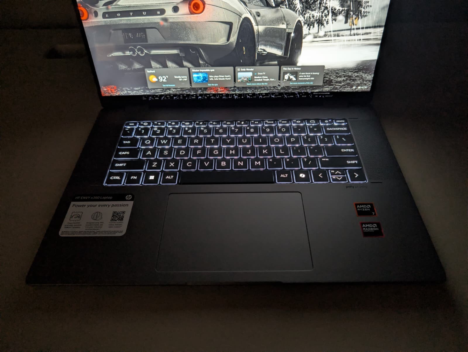 HP Envy X360 2-in-1 16-ad W/ Dock | Ryzen 7 8840HS 16GB RAM 512GB SSD | FHD+