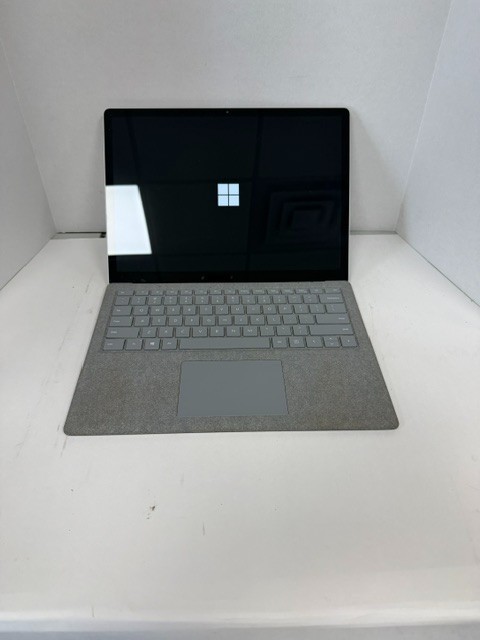 Microsoft Surface Laptop 2 i5-8250U 8GB RAM 128GB *Read Description*