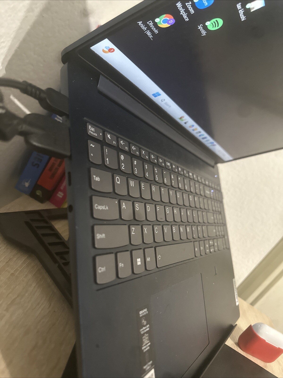 Lenovo Slim 3 Chromebook 14″ Touch (64GB eMMC, MediaTek Kompanio 500 Series,…