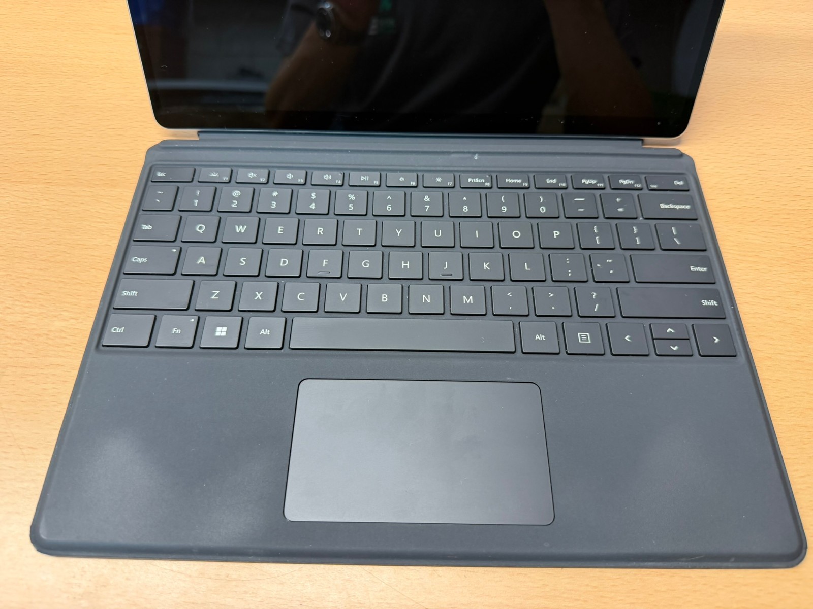 Microsoft Surface Pro 8 i5-1135G7 8GB 128GB SSD Win11 Reset Read