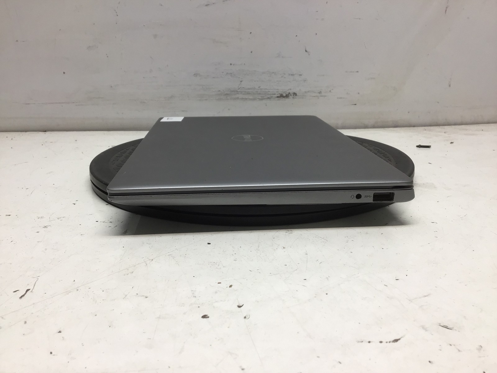 Dell Latitude 3301 Intel Core i7-8565U 1.8GHz 8GB 512GB SSD Windows 11