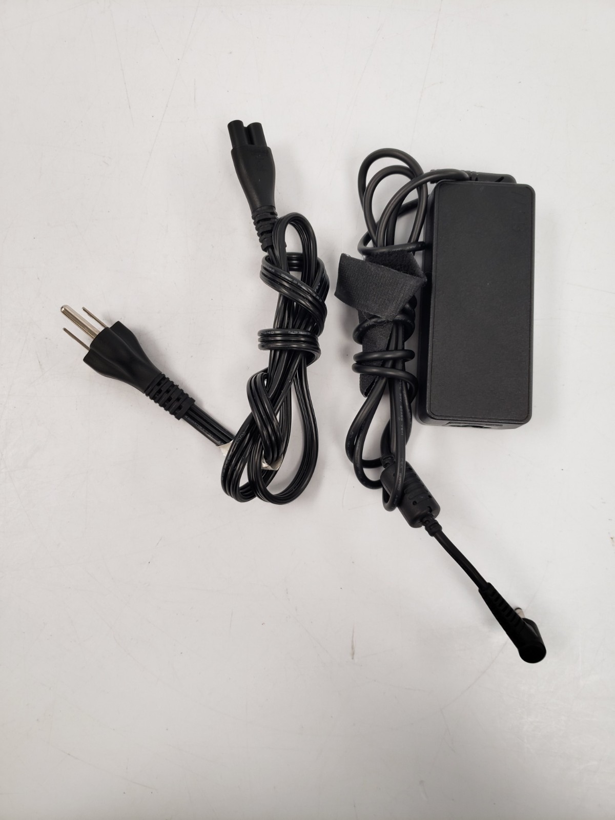 (89928-1) Lenovo IdeaPad Slim 3 15ABR8 Laptop
