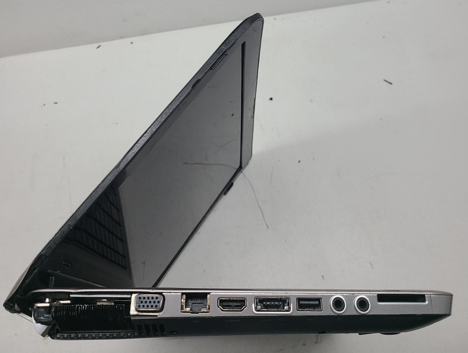 HP Pavilion DV6-3225DX 15.6″ Laptop Intel Core i3-350M 4GB Ram NO HD/OS (FL)