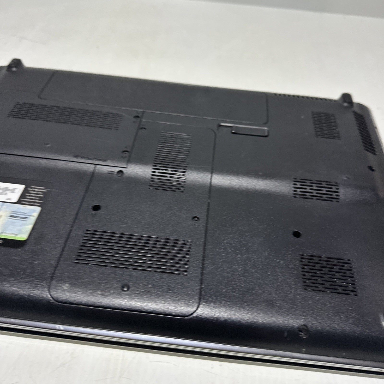 Hp Pavilion DV6 15″ Laptop AMD Athlon II M300 4gb Ram 240gb SSD Windows 10 H