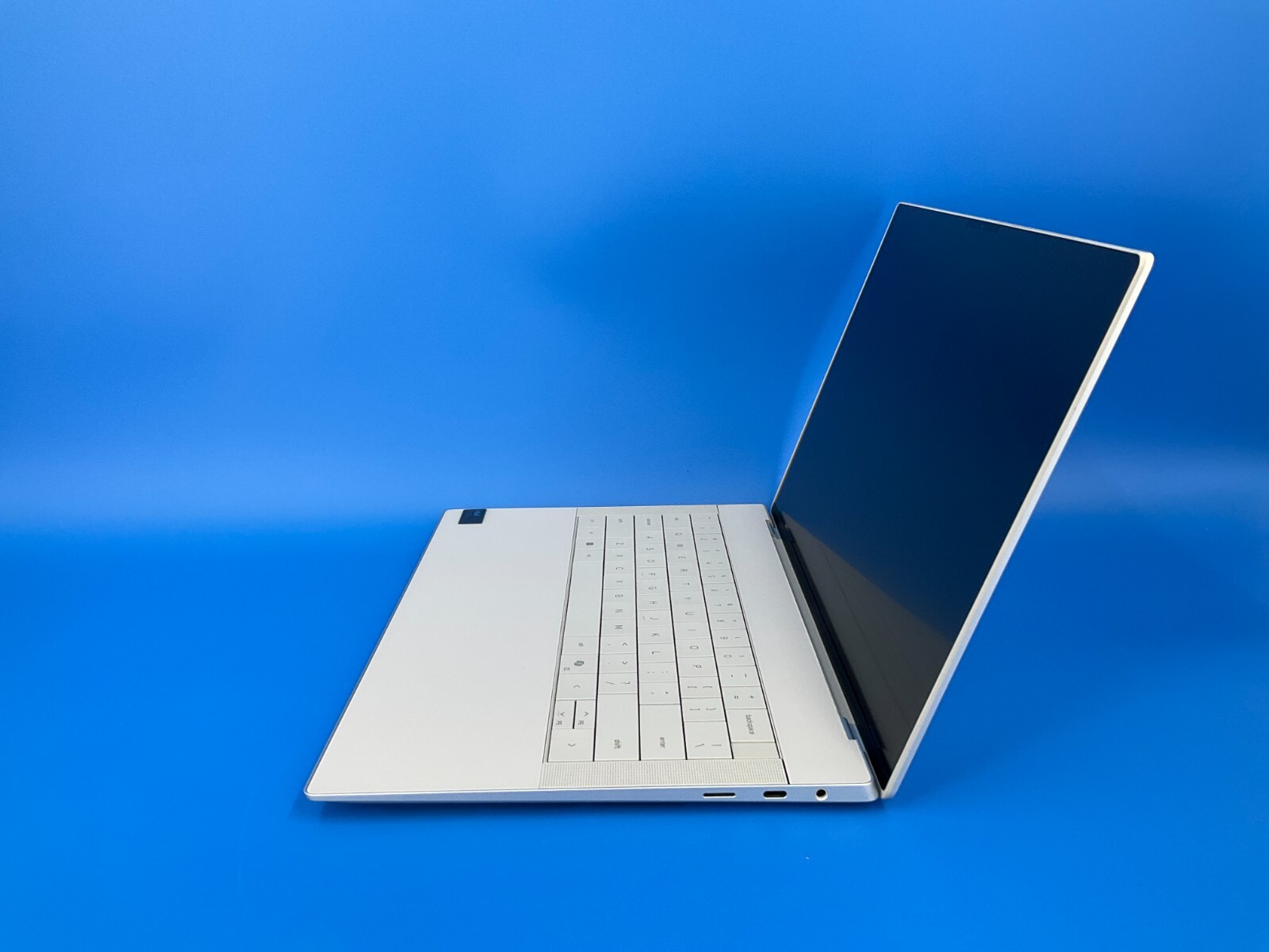Dell XPS 14 9440 U7-155H 16GB 512GB BT5.3 WiFi6E 14.5F W11P64 ✅❤️️✅❤️️