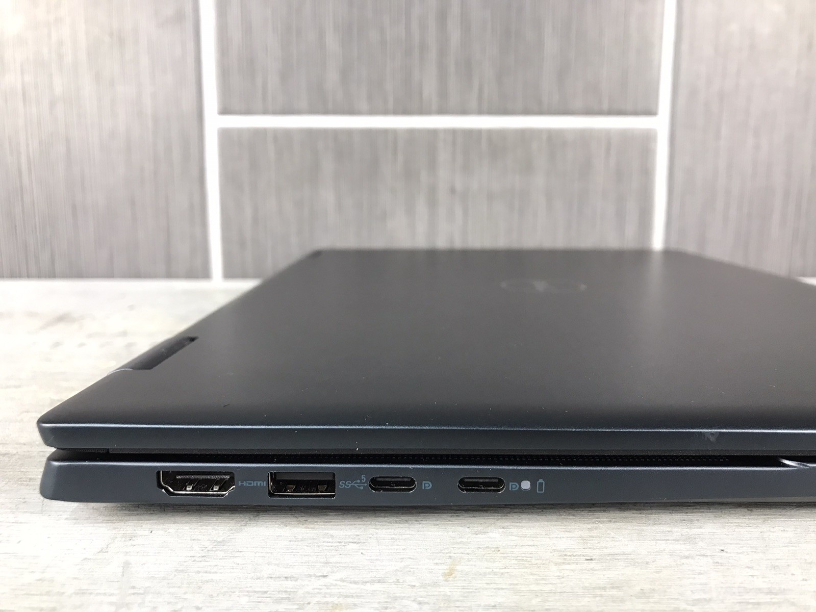 Dell Inspiron 16″ 2-in-1 (P128F) Laptop AMD Ryzen 5 7530U 16GB RAM 512GB SSD