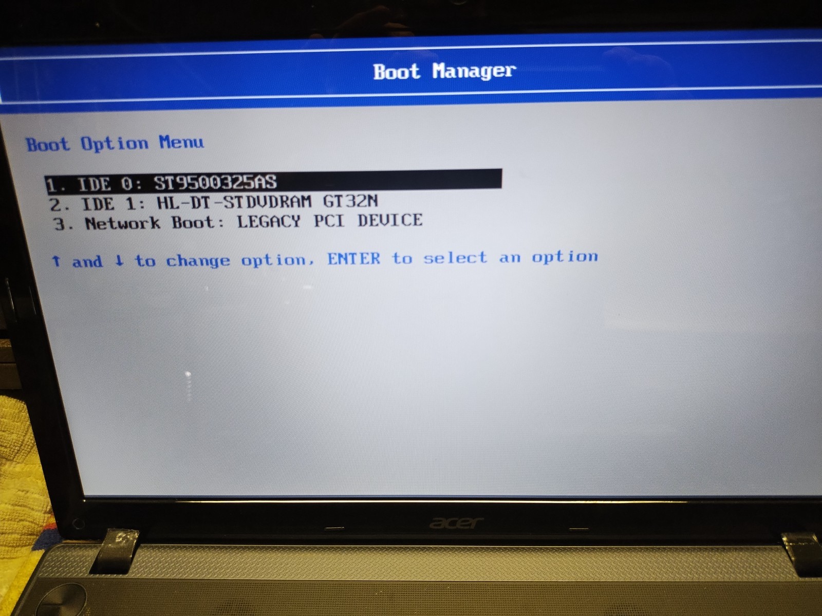 Acer Aspire 5733-6410 Intel Core i5-380M 6GB No operating system. new battery