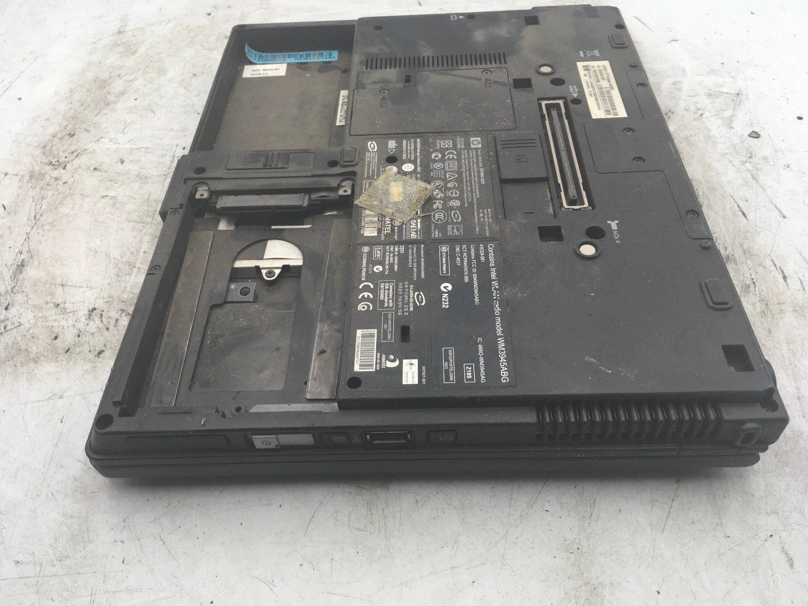 HP COMPAQ NC4400 – BOOTS TO BIOS – INTEL CENTRINO – 512MB RAM – READ DESCRIP -BB