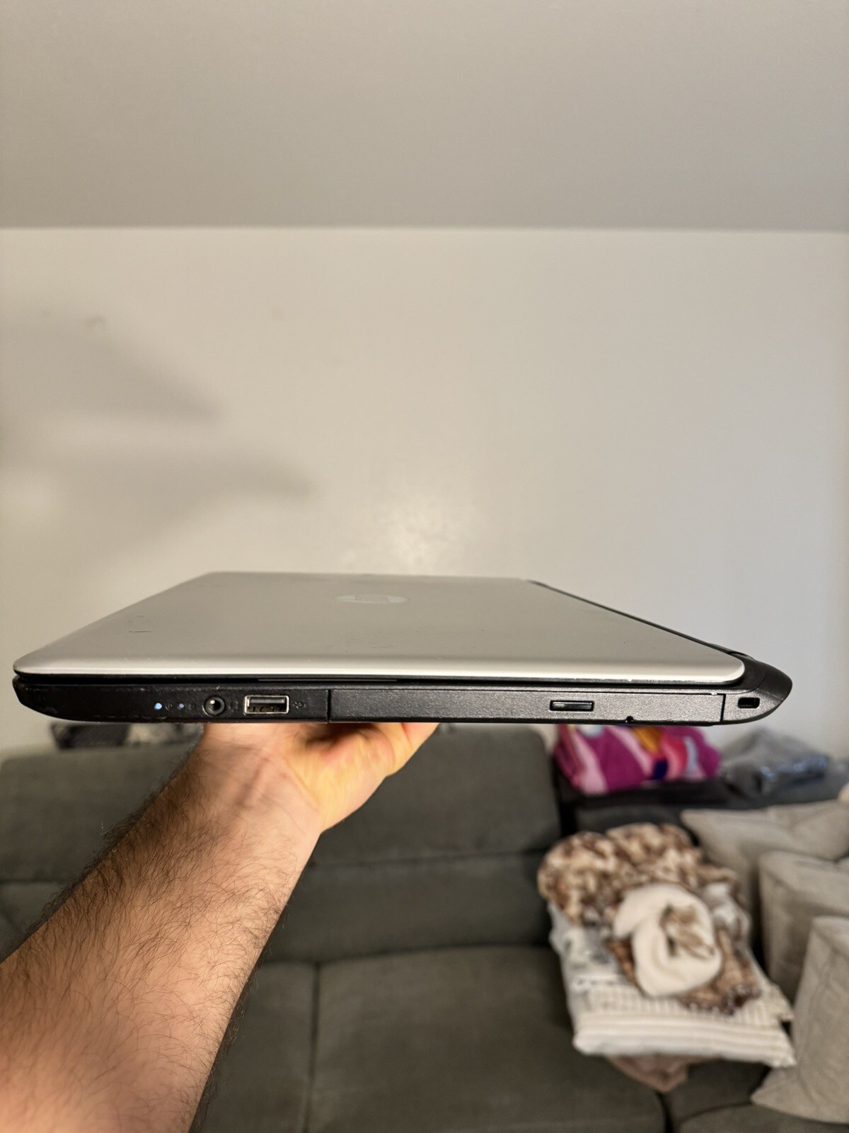 HP 350 g2 Laptop Inter(R) Core(TM) i3-4005U CPU Speed-1.70GHz, RAM 8 GB