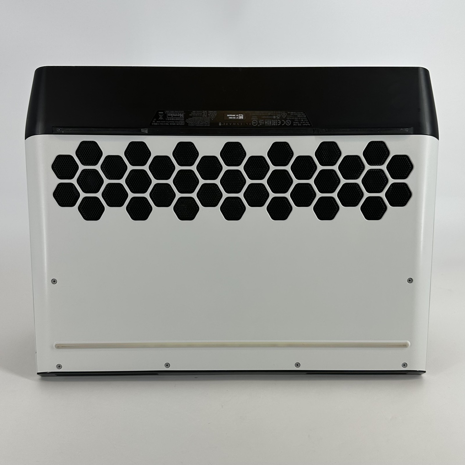 Dell Alienware Area-51m R2 17 FHD i7-10700K 3.80GHz 16GB 1TB SSD RTX 2070 Super
