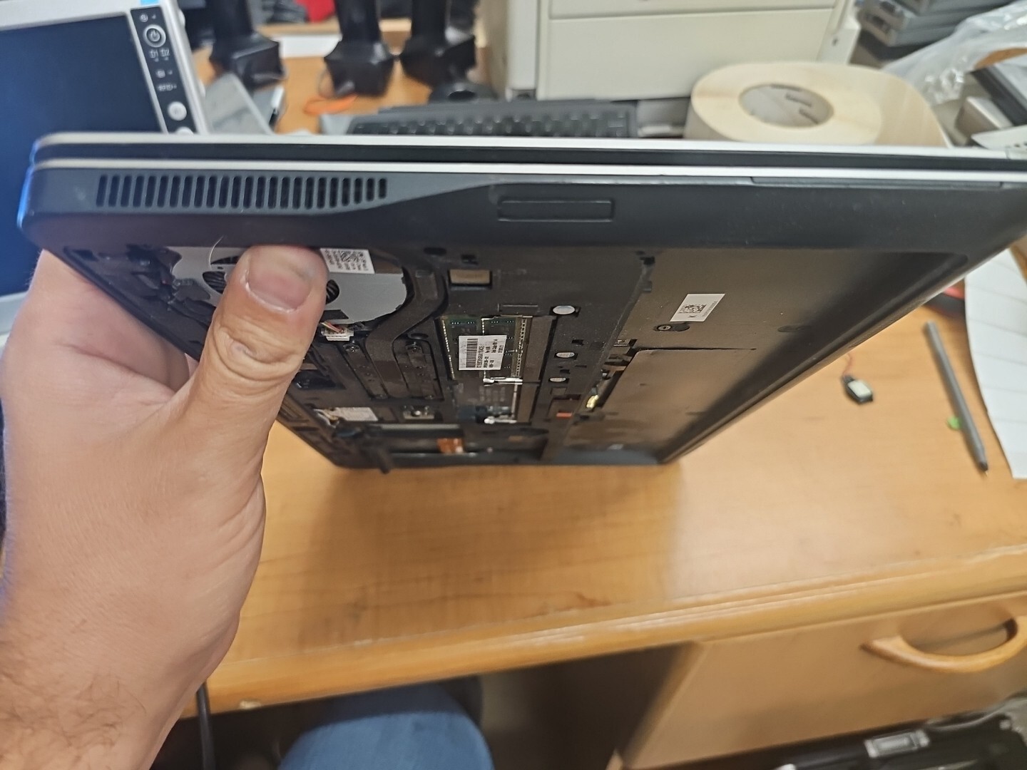 Dell Latitude E7440. i5-4310u 2.0GHz 4GB RAM READ P&r Only Missing Parts