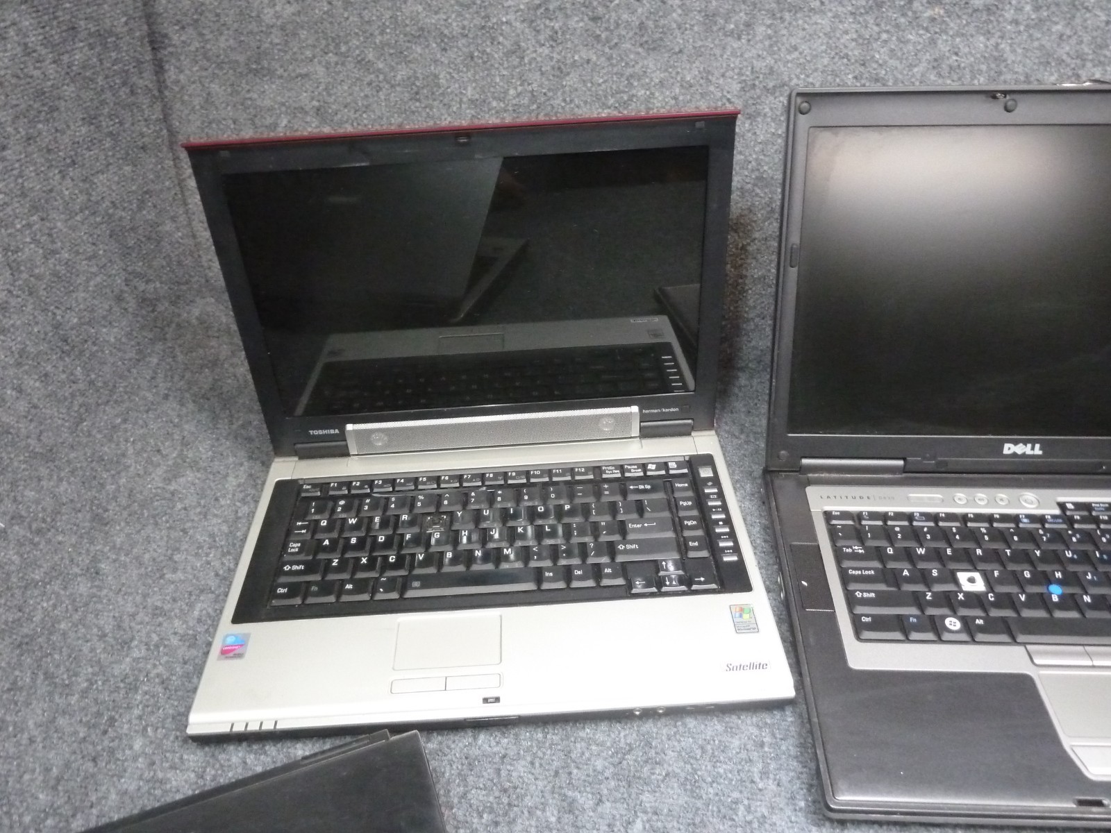 Lot of 4 Mixed Laptops DELL,TOSHIBA See Description for Specs