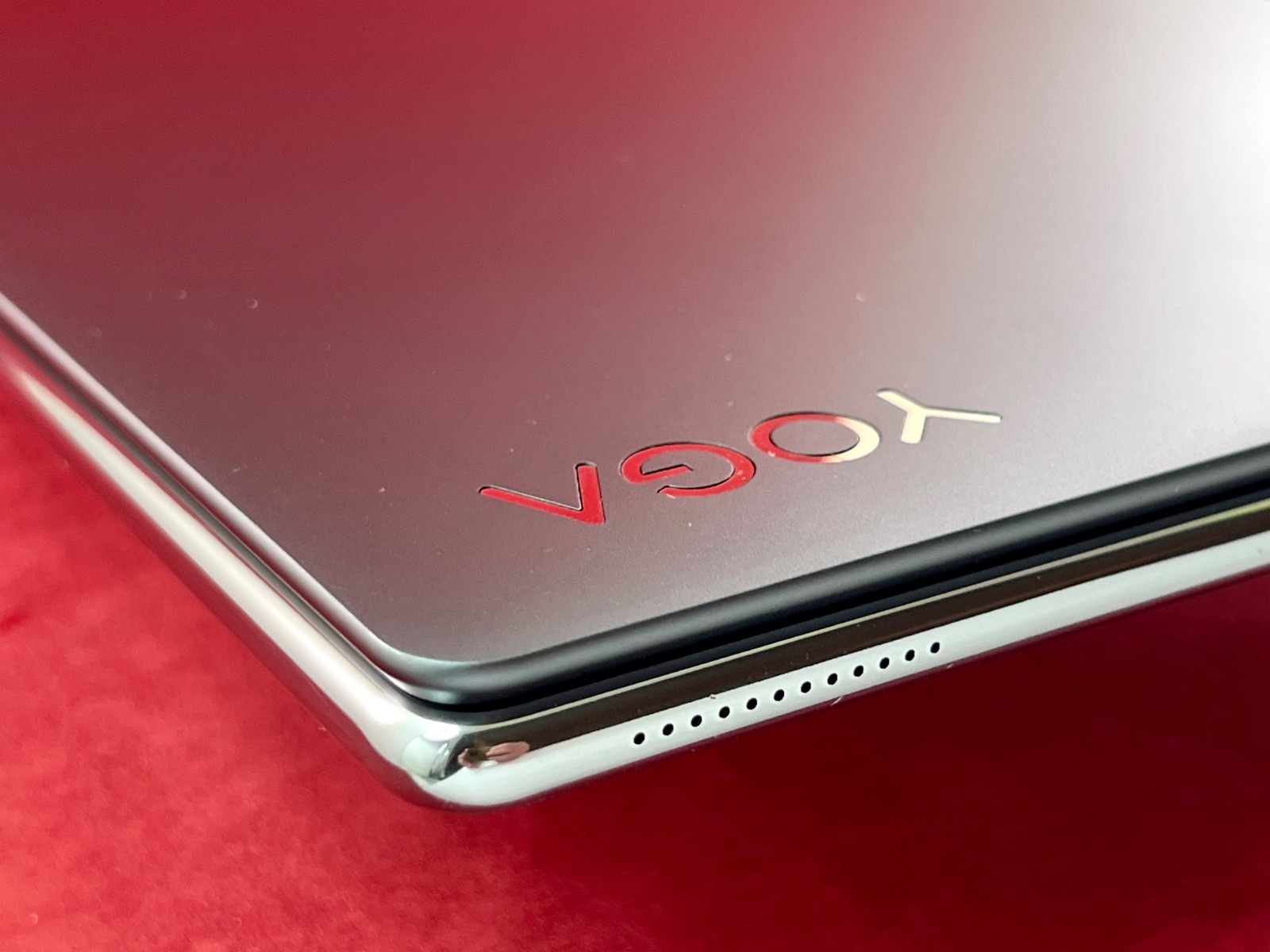 4K LENOVO YOGA 9i 14″ CONVERTIBLE LAPTOP 1 TB SSD 16GB RAM INTEL i7-1360P +CASE!