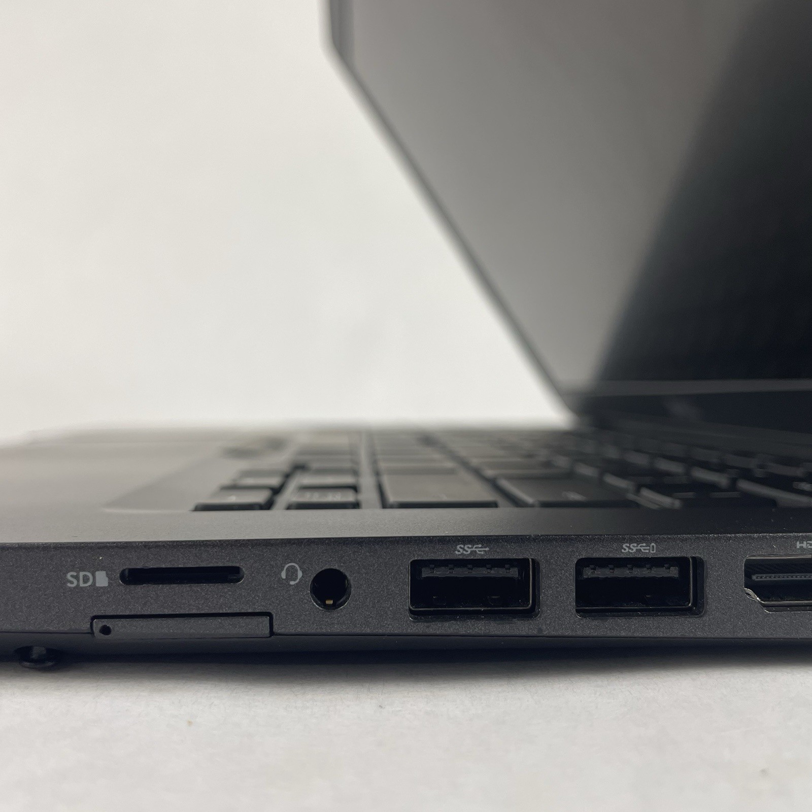 Dell Latitude 5400 14″ i5-8365U 1.60 GHz 8 GB RAM No SSD/OS/AC/Batt – READ
