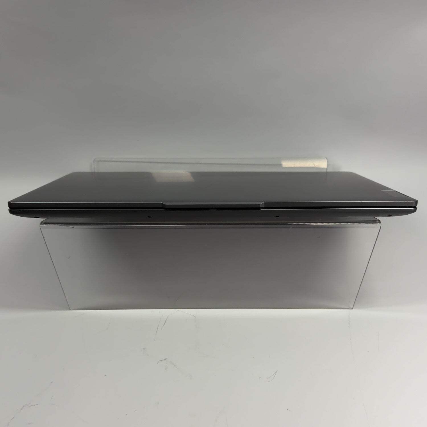 Lenovo IdeaPad Slim 3 15ABR8 15.6″ Ryzen 7 5825U 2.0GHz 16GB RAM 512GB SSD