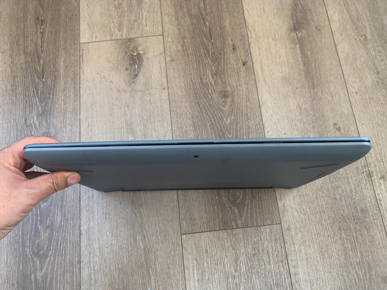 HP 15-bs033cl 15.6″ Touchscreen intel Core i3-7100U 2.40GHz 8GB RAM 1TB Win 10