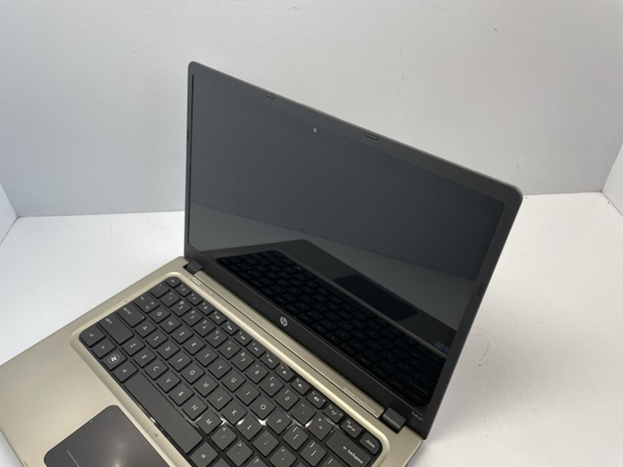 HP FOLIO 13 – 2000 Laptop w/ Intel Core i5-2467M 1.60 GHZ + 4GB No HD/OS