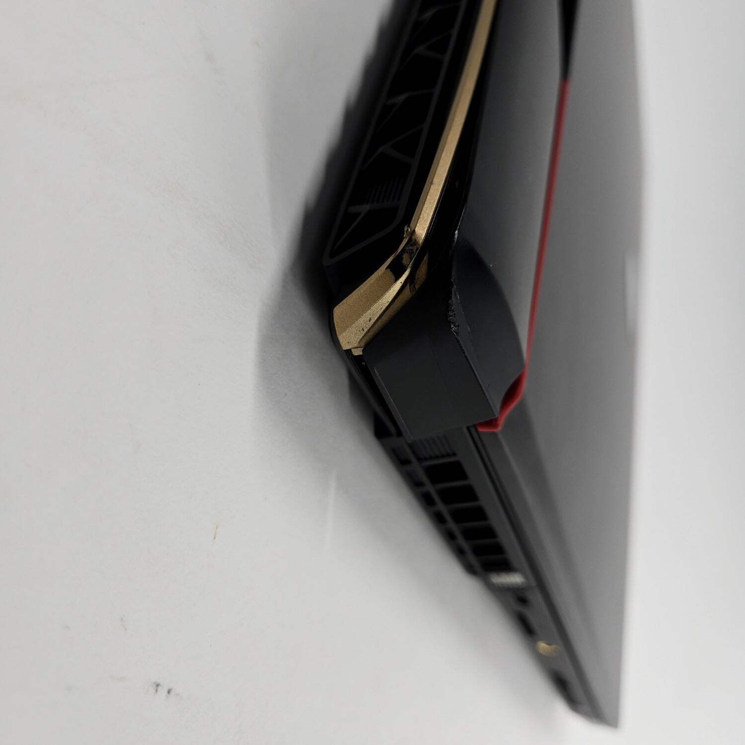 MSI Raider GE78HX 14VGG 17.3 i9-14900HX 2.2GHz 32GB RAM 1TB SSD GeForce RTX 4070