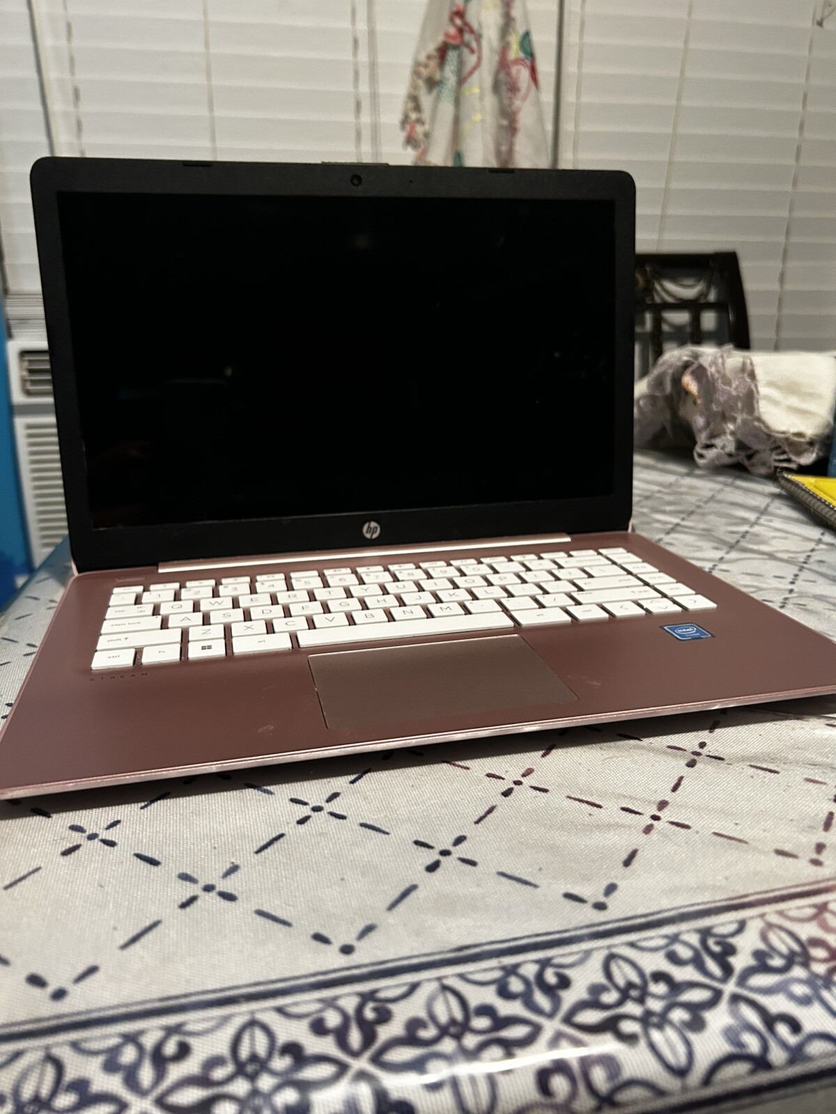 HP 14-CB172WM Stream 14″ (64GB SSD, Intel Celeron N4000, 1.10GHz, 4GB RAM, Intel