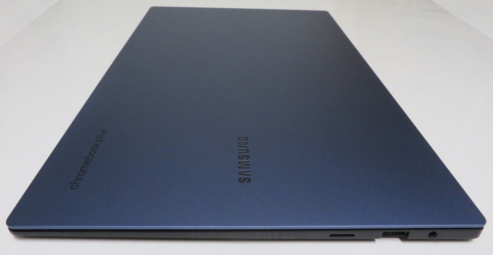 Samsung Chromebook Plus 15.6″ FHD AMOLED Core 3 100U 8GB 256GB Google AI