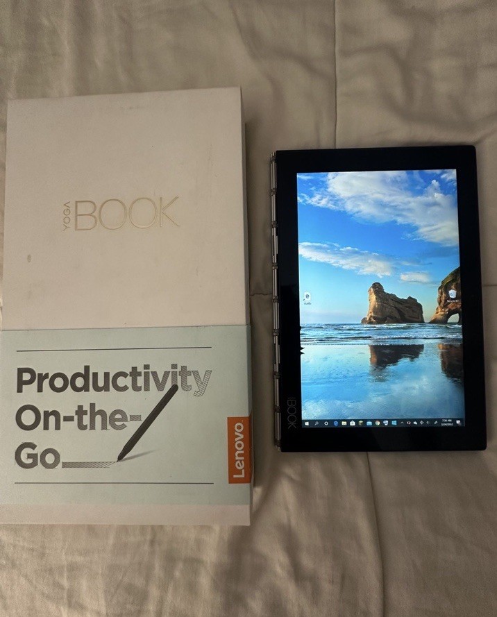 Lenovo Yoga Book YB1-X90F Atom X5-Z8550, 4GB RAM, 64GB Storage
