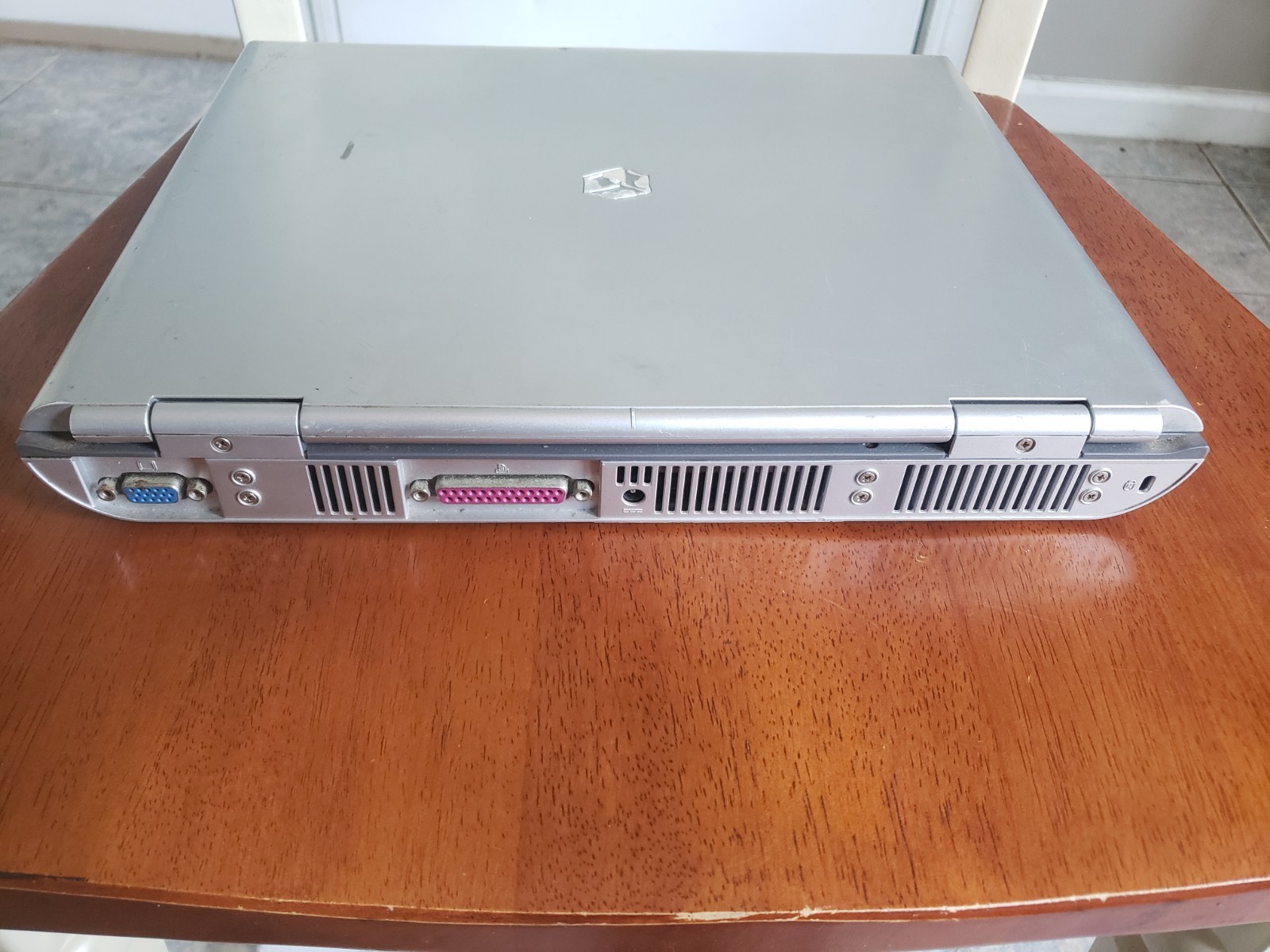 Gateway 400SD4 Intel Pentium 4 2GHz 256MB RAM 14″ 3.5″ Floppy UNTESTED