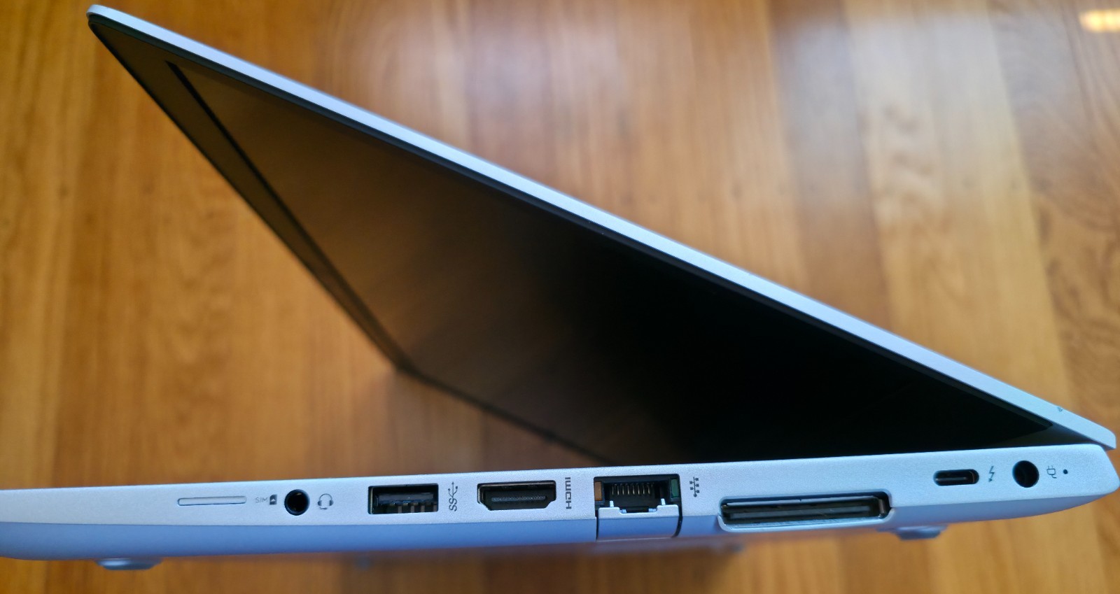 HP EliteBook 840 G5 14″ (256GB SSD, Intel i5-8350U, 1.7-3.6GHz, 16GB RAM) Laptop