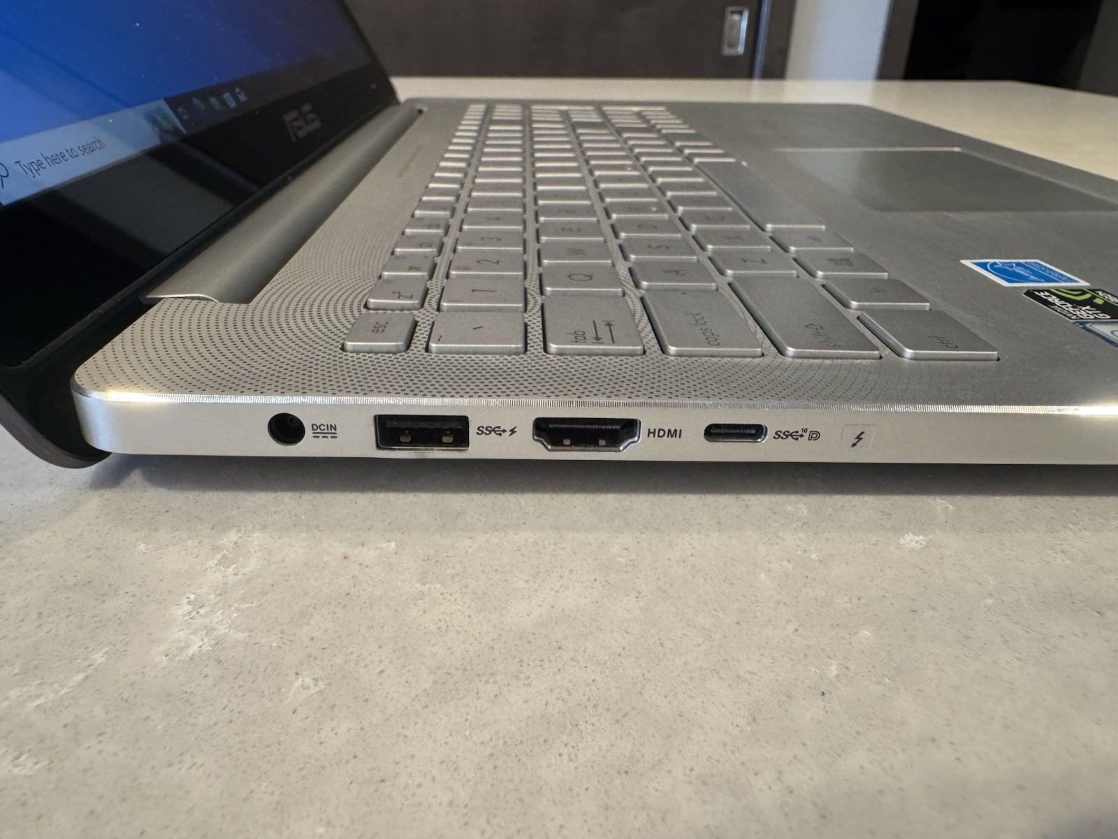 ASUS UX501V 15.6″ Laptop Intel i7-6700HQ 16GB SSD GTX 960M Silver Windows 10