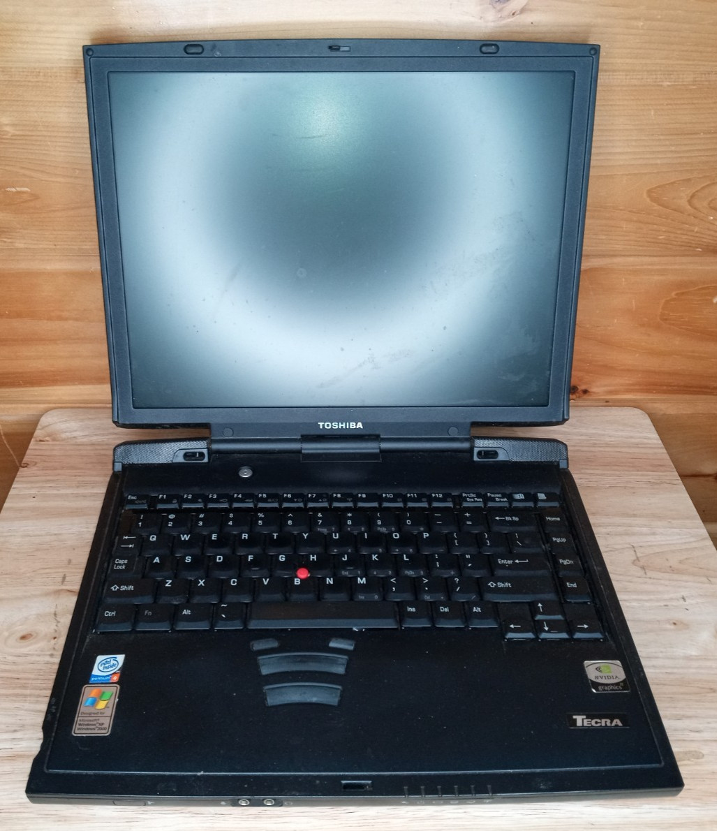 Vintage Toshiba Tecra TE2100 Laptop Parts/Repair Pentium 4 Win XP Nvidia