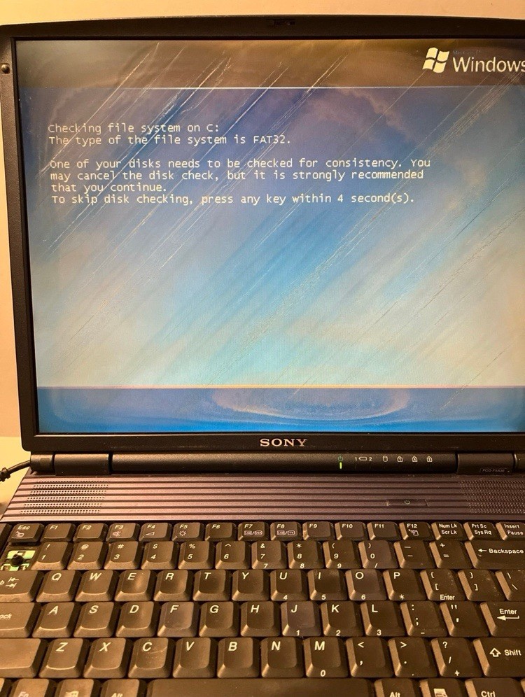 Sony VAIO PCG-971L Windows XP Laptop Boots HDD/CD-ROM Read Retro PC + Charger