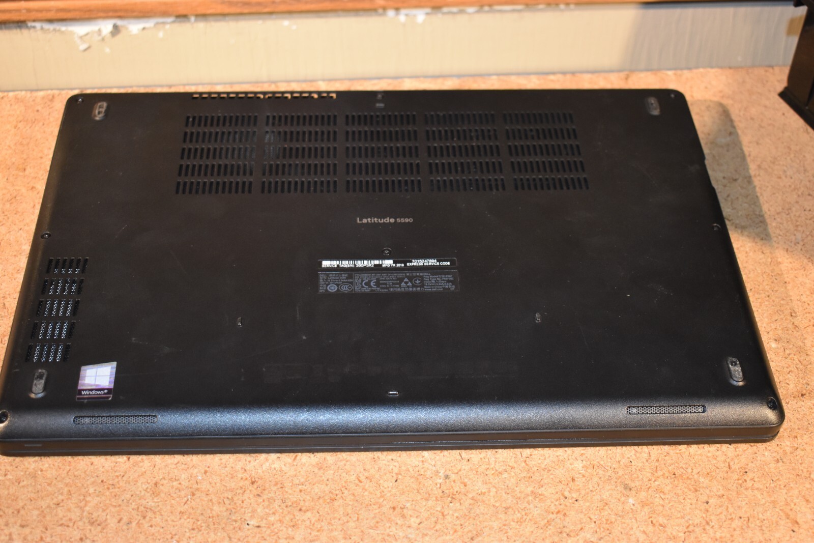 Dell Latitude 5590 Quad Core i5-8350U 1.6 GHz 16GB RAM 256GB SSD Windows 11 Pro