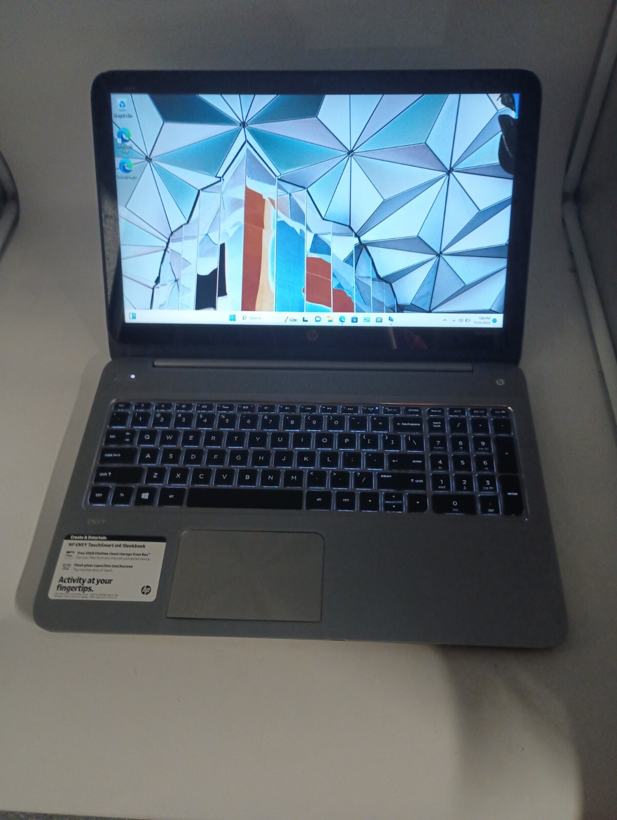 HP Sleekbook(11143)AMD A10-5745M(4cores) w/charger.16GB.128GB SSD.15.6″.W11.