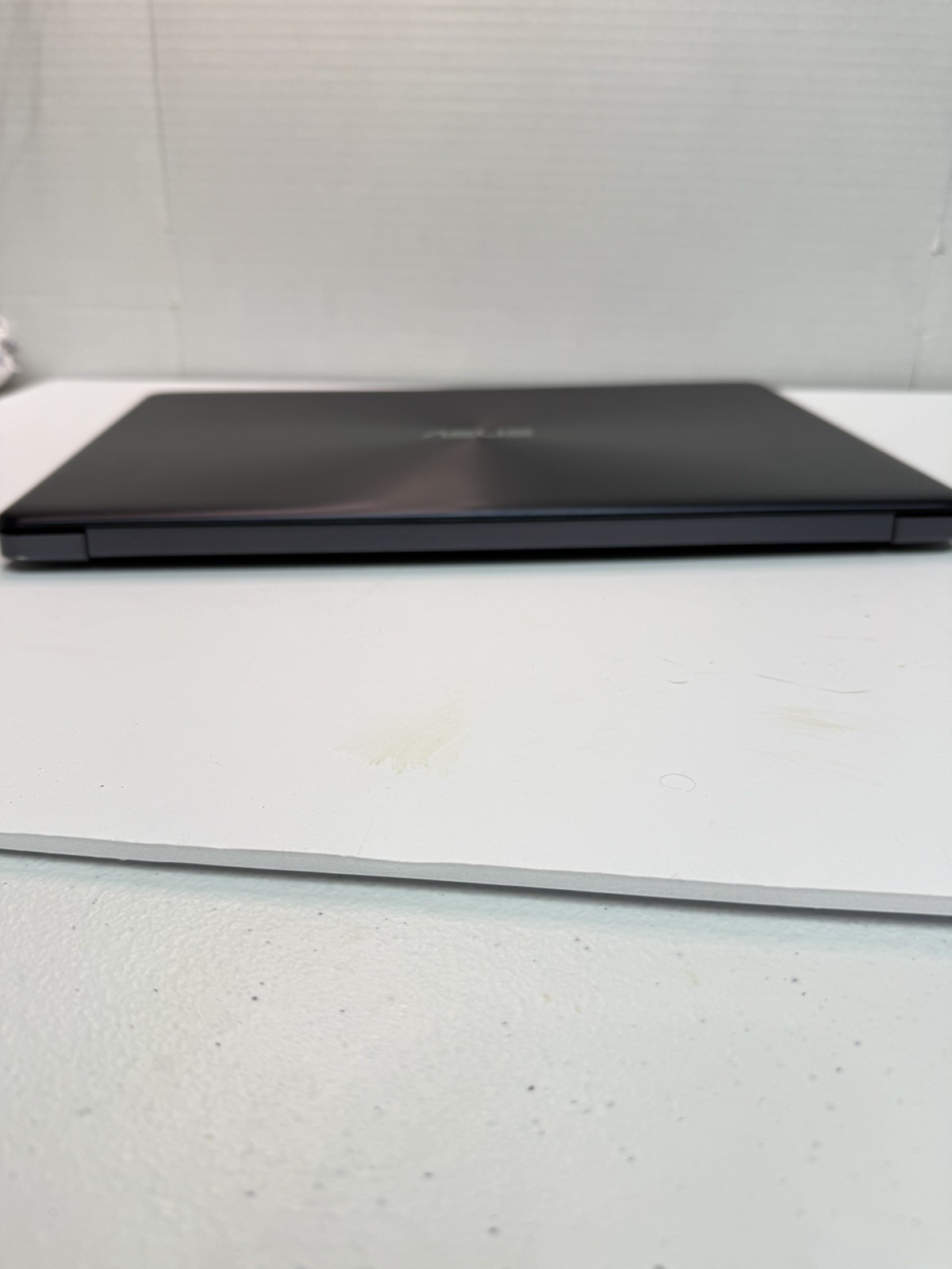 ASUS Laptop X510UAR 15″ Core i5-8250U 1.6GHz 8GB RAM With Charger