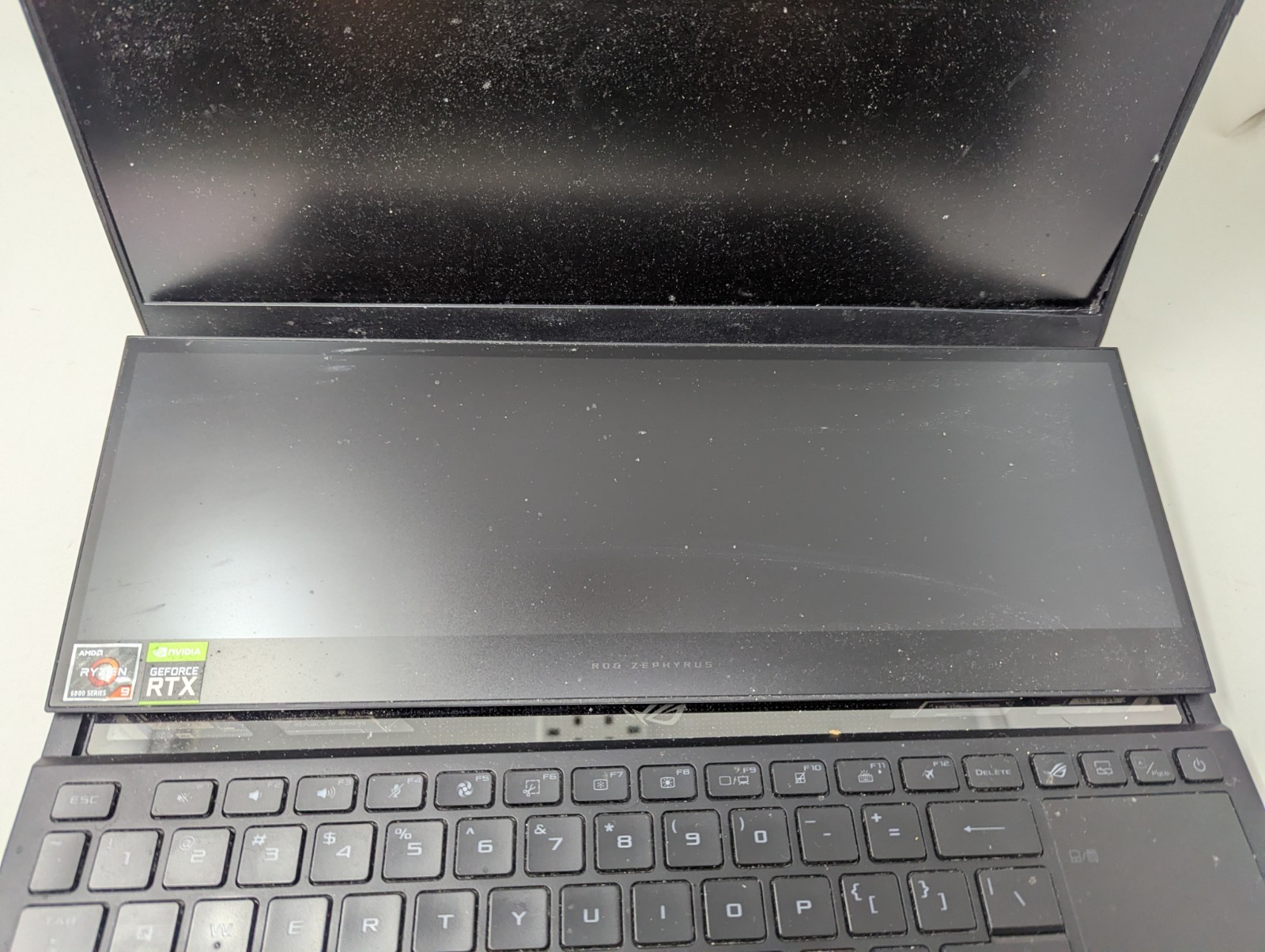 Asus ROG Zephyrus Duo 16 GX650R – RYZEN 9 6900HX RTX 3070 Ti Parts Repair Only