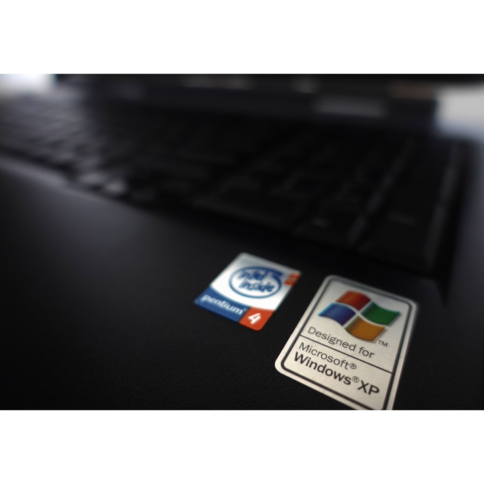HP Pavilion ZD7000 17in Intel P4 3GHz 512mb 40GB Win XP Retro Gaming HP Charger