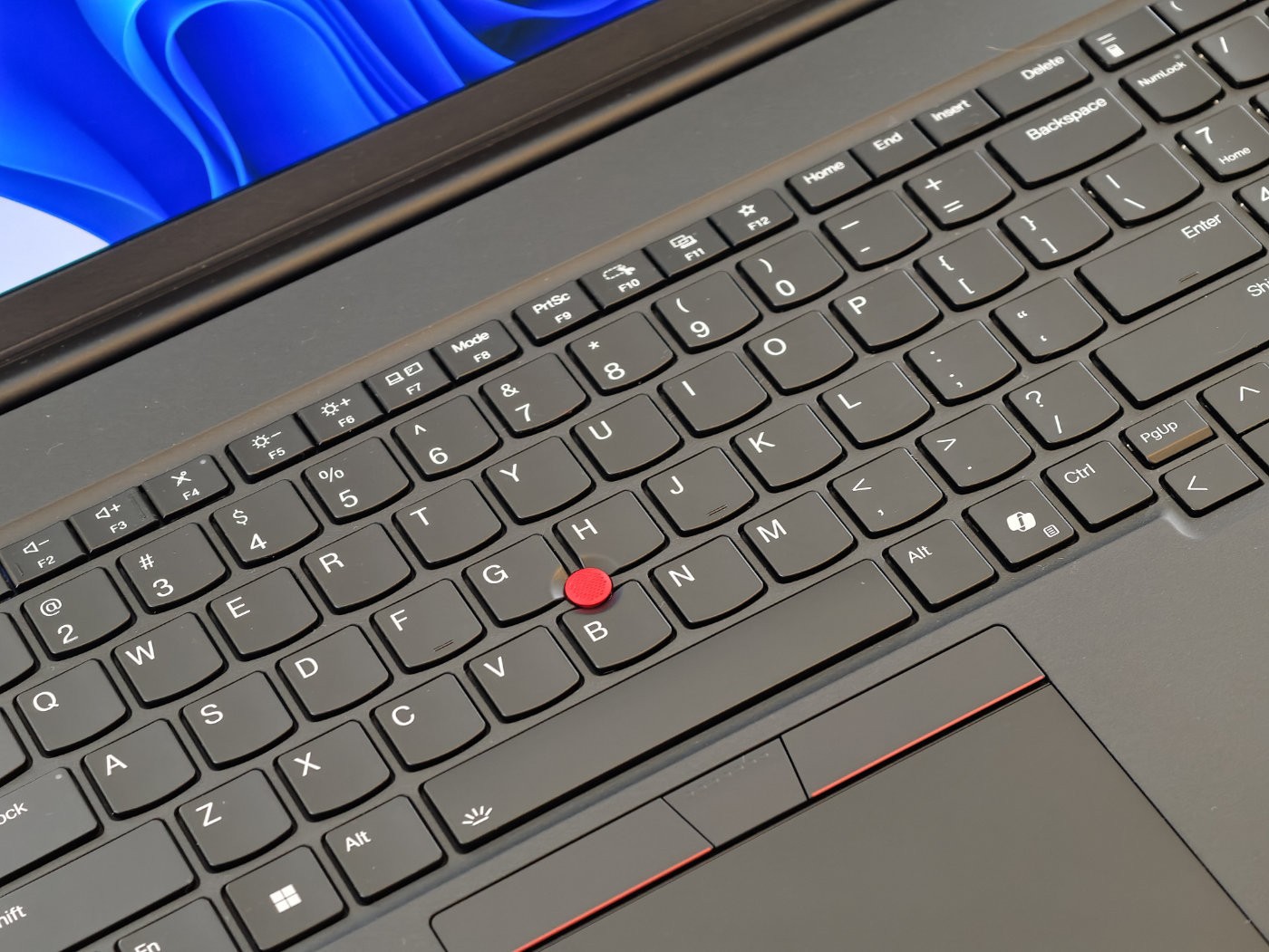 Lenovo ThinkPad P16s Gen 4 16″ Intel Ultra 7 RTX 500 64GB 2TB W11P-21QV003HUS