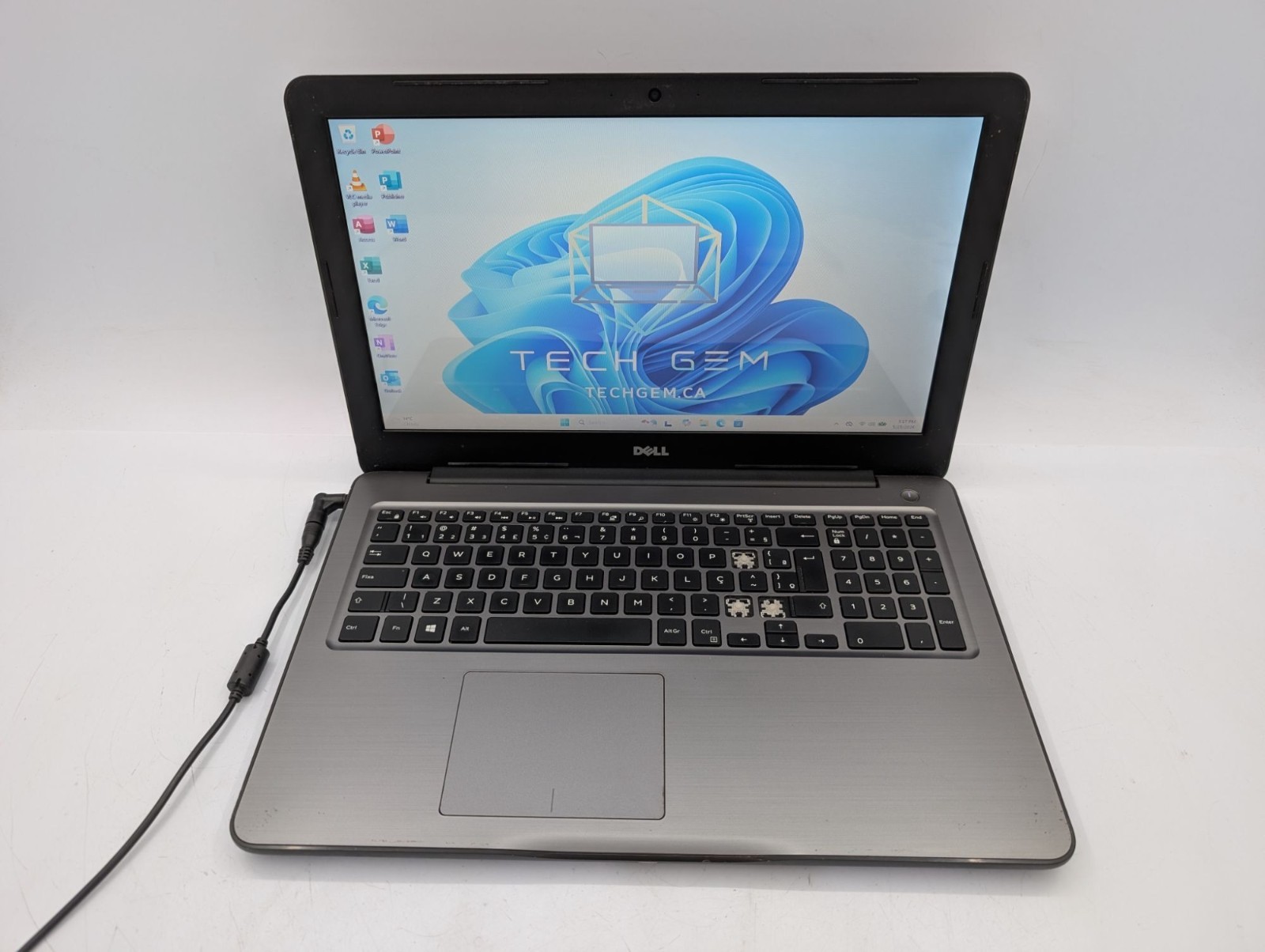 Dell Inspiron 5567 15.6″ Laptop i5-7200U 8GB RAM 250GB SSD Win11 Home Parts