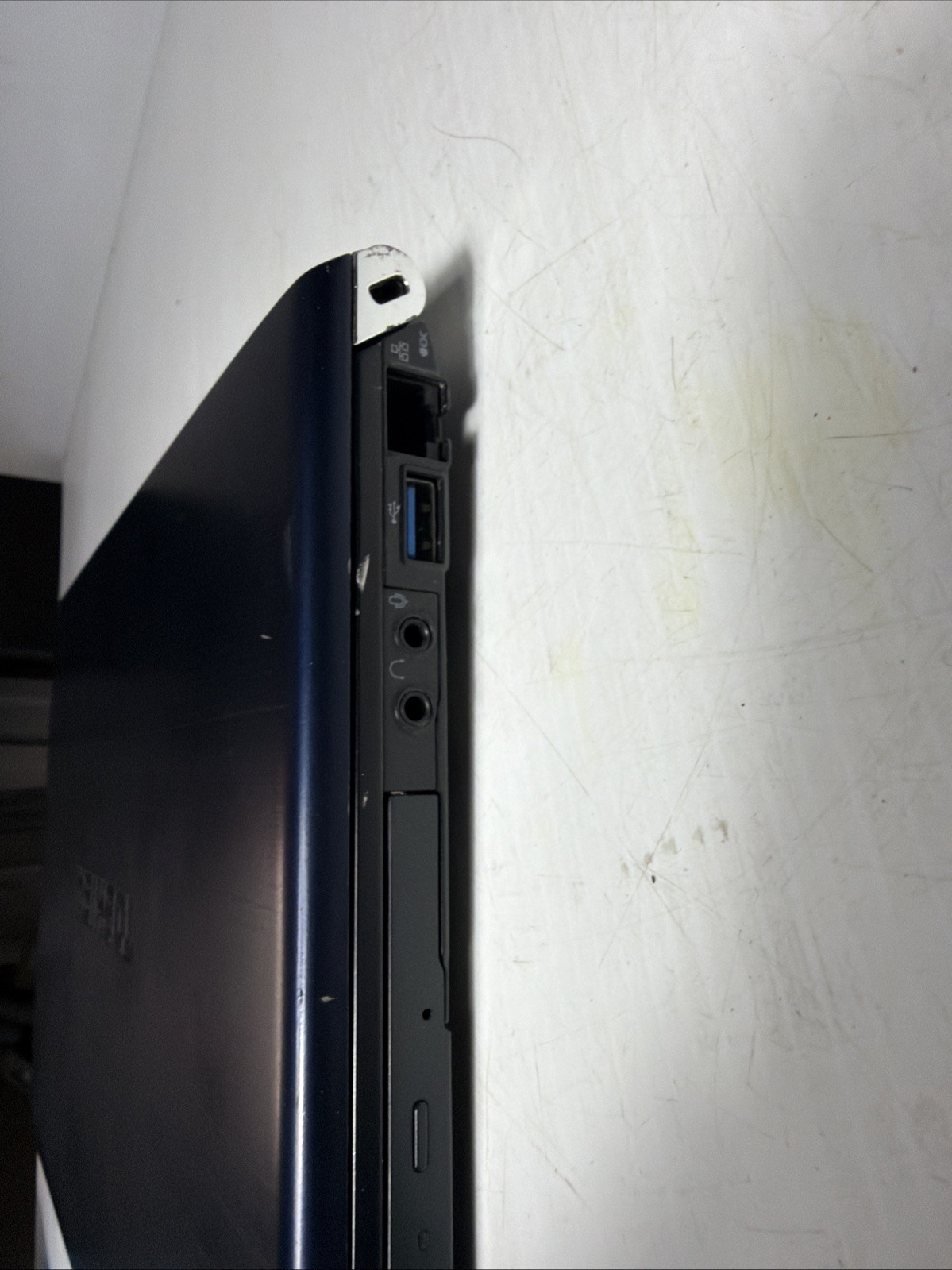 Toshiba Portege R835-P70 13″ Laptop i5-2410m 4gb Ram No Drives Boots Bios