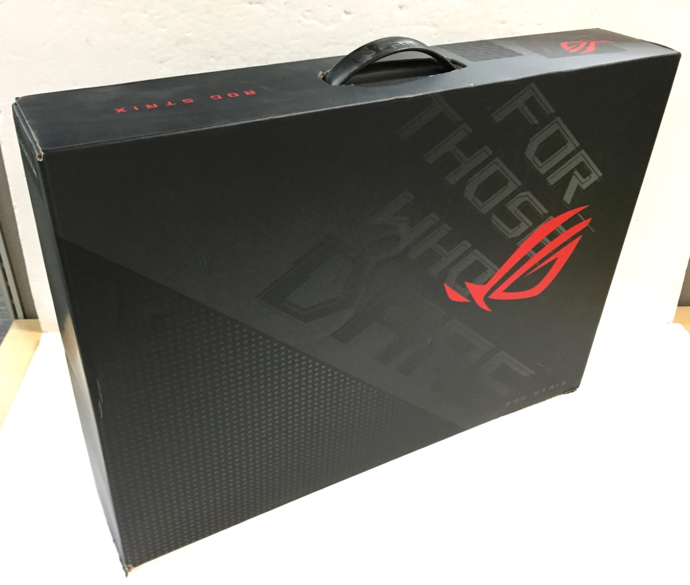 Asus Rog Strix G17 G713QR-ES96 17.3 Gaming Laptop/AMD R9 5900HX/RTX 3070/16G/1TB