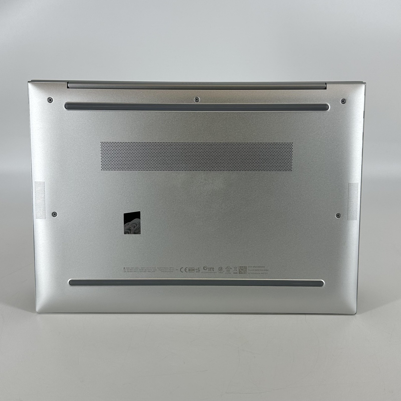 HP Elitebook 845 G11 14 FHD+ 3.3 GHz Ryzen 7 PRO 8840U 32GB 512GB SSD Excellent