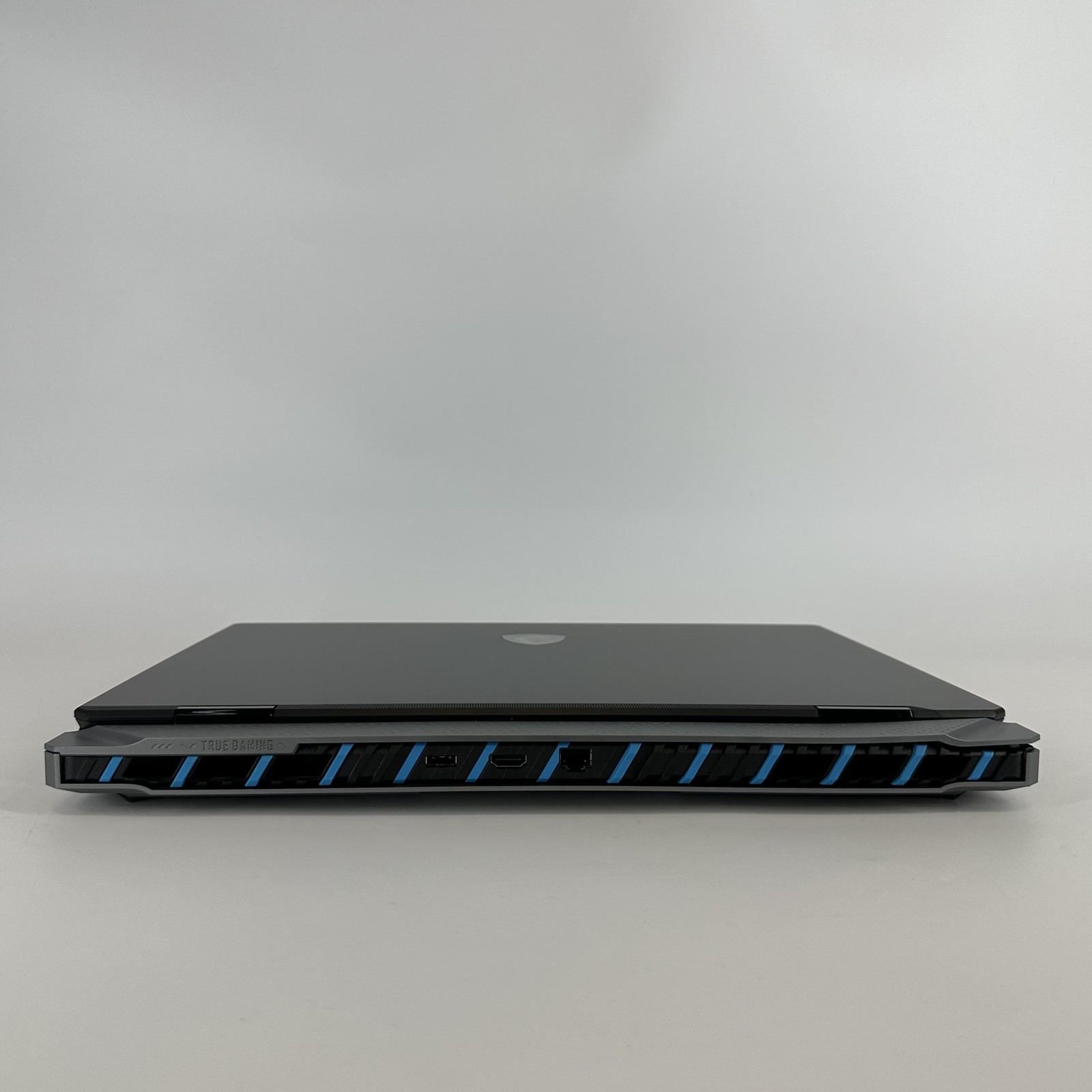 MSI Titan 18 HX AI 120Hz UHD+ 2.8 GHz Ultra 9 285HX 64GB 4TB/2TB NVIDIA RTX 5090