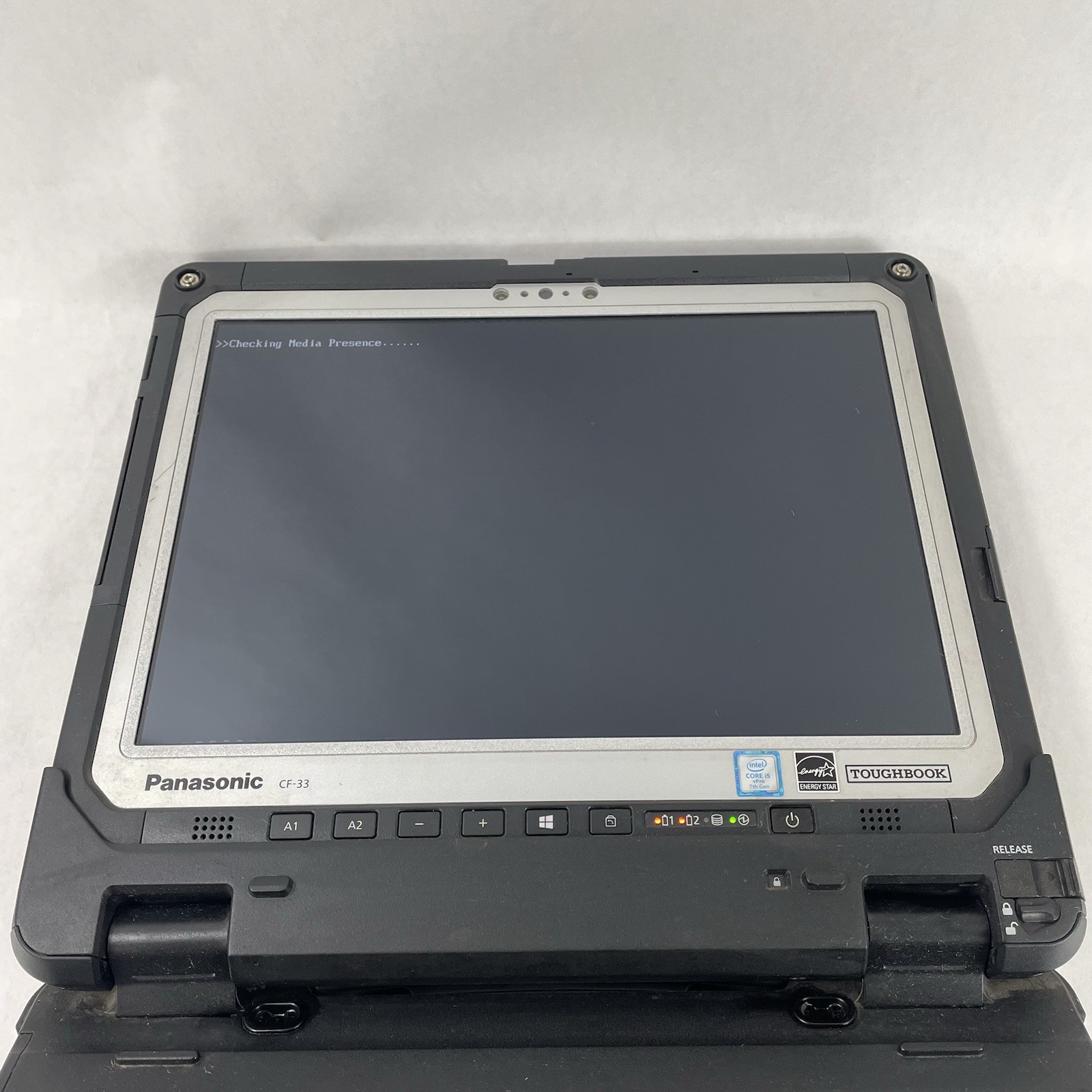 Panasonic CF-33 12″ i5-7300U 2.60 GHz 8 GB RAM No SSD/OS/AC – READ