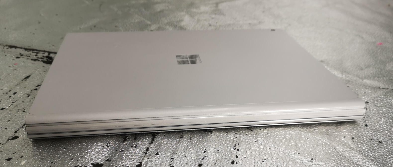Microsoft Surface Book 13.5″ Intel Core i5-6300U 8GB RAM 256GB